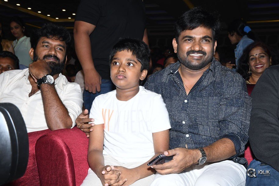 Mahanubhavudu-Movie-Pre-Release-Function